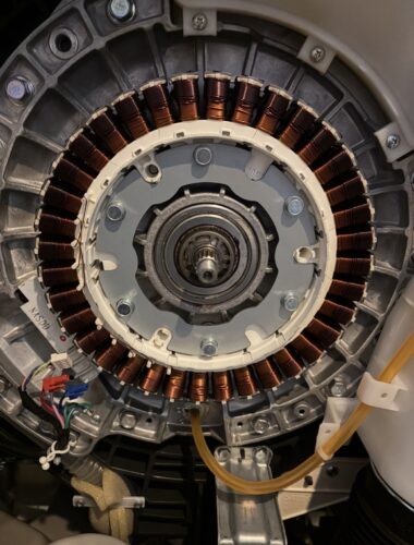 東芝：ドラム式洗濯機コイルモーター分解